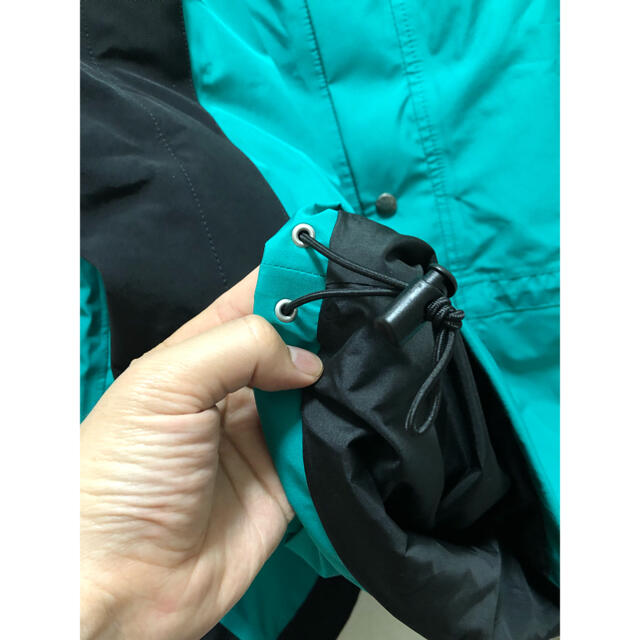 THE NORTH FACE(ザノースフェイス)の【新品】ザ ノースフェイス 1994 マウンテンパーカー 緑×黒 XL メンズのジャケット/アウター(マウンテンパーカー)の商品写真