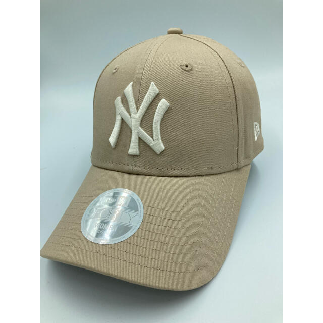 NEW ERA(ニューエラー)のニューエラ キャップ NY ヤンキース ベージュ woman レディース メンズの帽子(キャップ)の商品写真