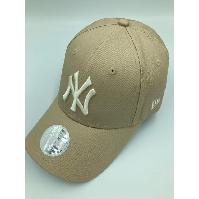 NEW ERA(ニューエラー)のニューエラ キャップ NY ヤンキース ベージュ woman レディース メンズの帽子(キャップ)の商品写真