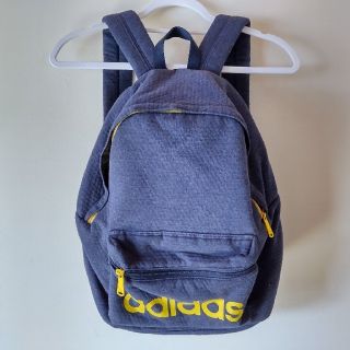 アディダス(adidas)のadidas 紺色 リュック(リュック/バックパック)