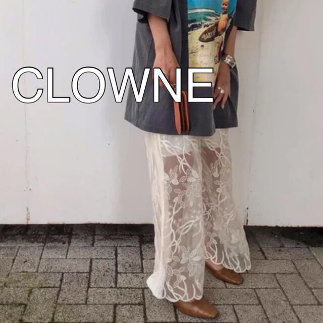 ZARA(ザラ)のCLOWNE エンブロイダリーパンツ レディースのパンツ(カジュアルパンツ)の商品写真