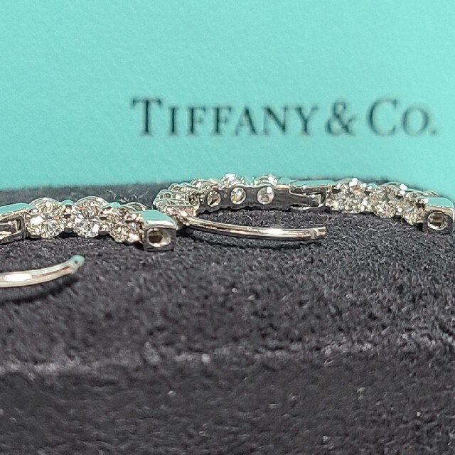 Tiffany & Co.(ティファニー)の【美品】TIFFANYフープピアス ダイヤモンド合計1.51カラット レディースのアクセサリー(ピアス)の商品写真