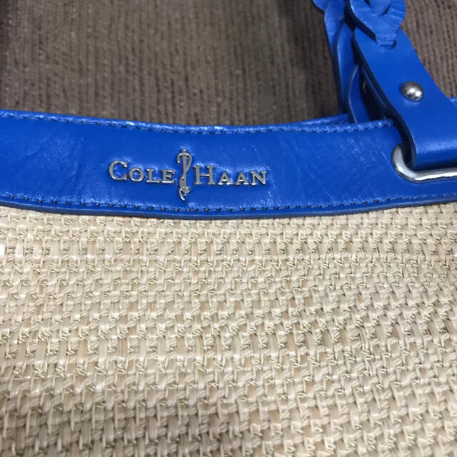 Cole Haan(コールハーン)のトートバッグ　コールハーン　青　ストロー　かごバッグ　トート レディースのバッグ(トートバッグ)の商品写真