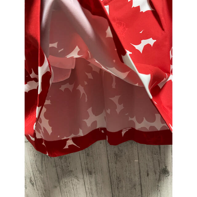 LANVIN(ランバン)の値下げセール♡ 3万円　ランバンスポール　ゴルフスカート 　L　白赤　花柄　40 スポーツ/アウトドアのゴルフ(ウエア)の商品写真