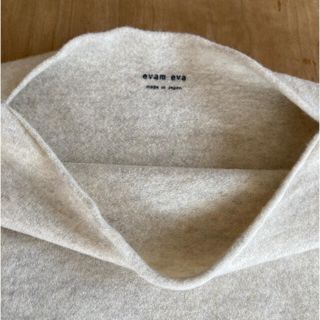 エヴァムエヴァ　wool cashmere poncho（未使用品） レディースのトップス(ベスト/ジレ)の商品写真