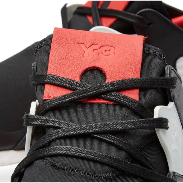 Y-3(ワイスリー)のY-3 QASA RACER BOOST RED/BLK/WHT 28.5cm メンズの靴/シューズ(スニーカー)の商品写真