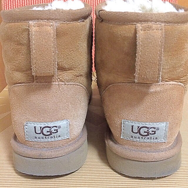UGG(アグ)の早い者勝ち!!!!!UGG CLASSICミニショートブーツ レディースの靴/シューズ(ブーツ)の商品写真