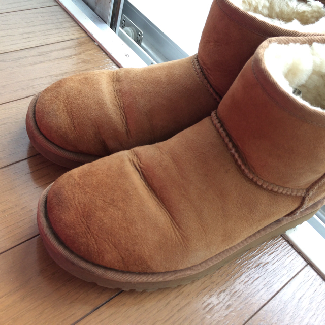 UGG(アグ)の早い者勝ち!!!!!UGG CLASSICミニショートブーツ レディースの靴/シューズ(ブーツ)の商品写真