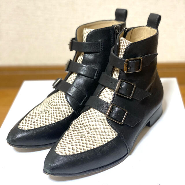 JIMMY CHOO(ジミーチュウ)のJIMMY CHOO ショートブーツ レディースの靴/シューズ(ブーツ)の商品写真