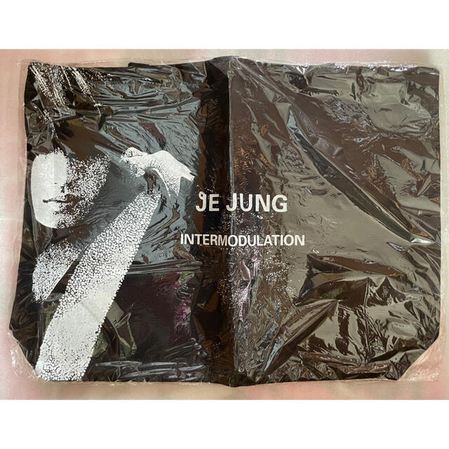 JYJ(ジェイワイジェイ)のJYJ ジェジュン　公式　バッグ エンタメ/ホビーのタレントグッズ(ミュージシャン)の商品写真