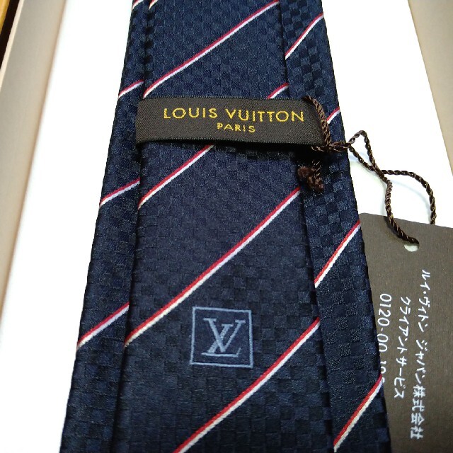 LOUIS VUITTON(ルイヴィトン)のご予約者様専用★新品未使用 ★ルイヴィトン  エク ネクタイ 紺 8cm幅 メンズのファッション小物(ネクタイ)の商品写真