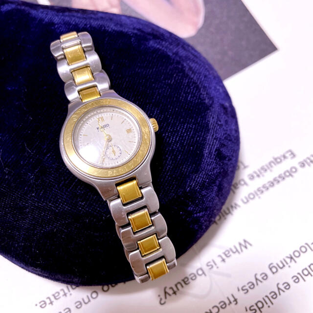 KENZO(ケンゾー)の【KENZO】ツインカラー　腕時計　vintage 稼働品　美品　ケンゾー レディースのファッション小物(腕時計)の商品写真