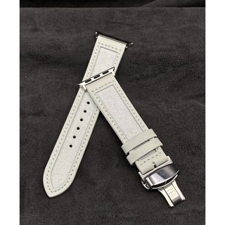 アップルウォッチ(Apple Watch)のホワイトキャンバスレザーバンド　セットアップルウォッチ用バタフライバックル付(腕時計)