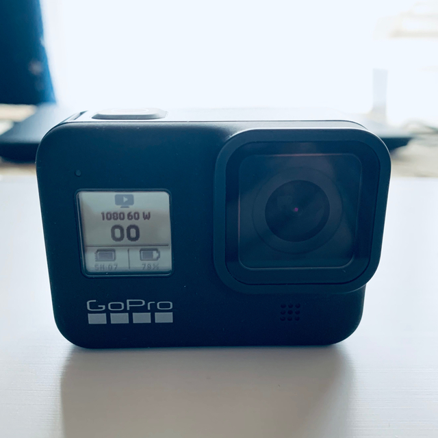 GoPro(ゴープロ)のGoPro HERO8 Black 限定ボックス + スリーブ+ランヤード スマホ/家電/カメラのカメラ(ビデオカメラ)の商品写真