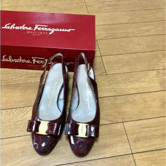Salvatore Ferragamo - フェラガモ ヴァラ ストラップパンプス