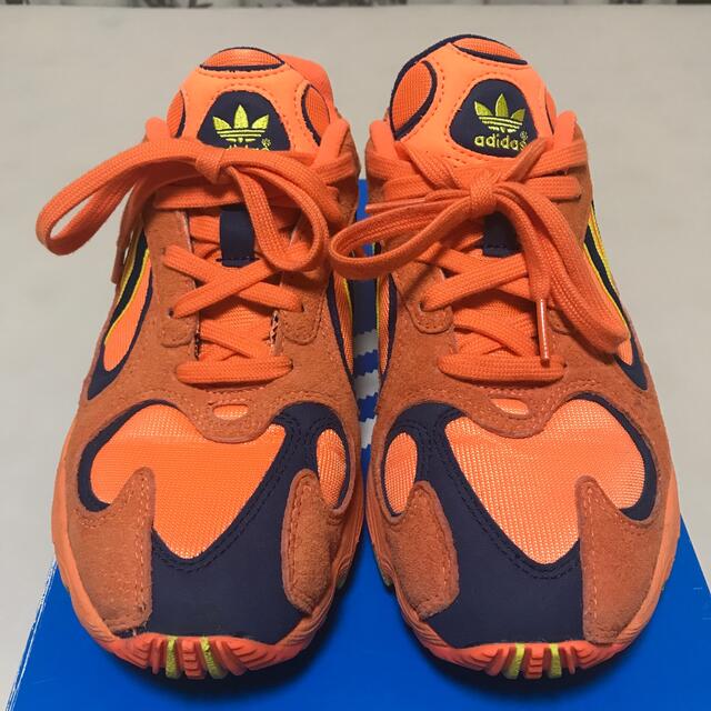 adidas(アディダス)のadidas YOUNG-1 オレンジ　24cm レディースの靴/シューズ(スニーカー)の商品写真