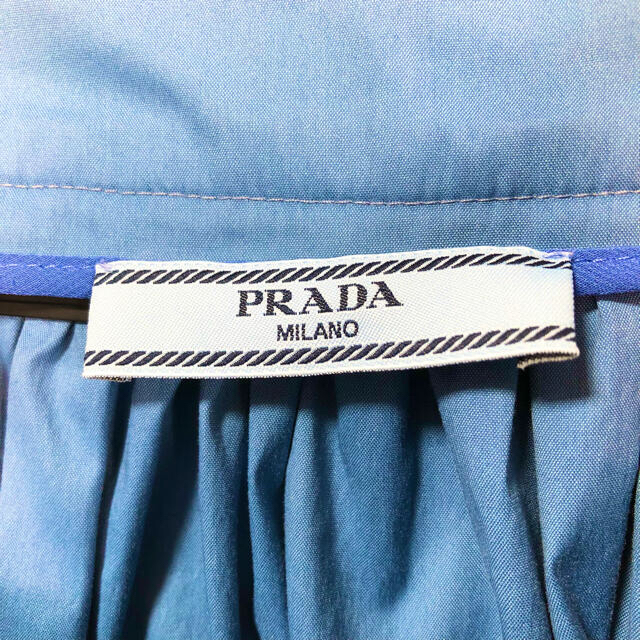 PRADA(プラダ)のPRADA　ひざ丈　フレアスカート　スモーキー ブルー レディースのスカート(ひざ丈スカート)の商品写真