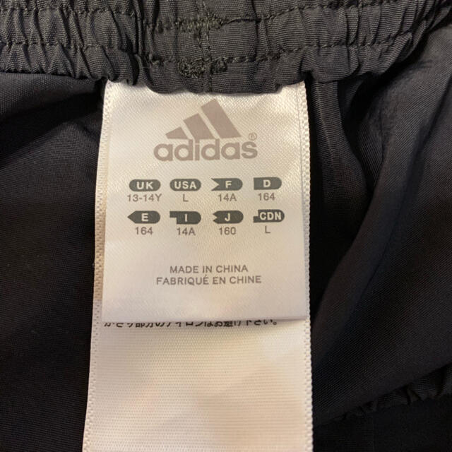 adidas(アディダス)のadidas アディダス 7分丈パンツ　160 黒色 キッズ/ベビー/マタニティのキッズ服男の子用(90cm~)(パンツ/スパッツ)の商品写真