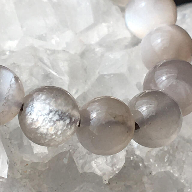 天然石　グレームーンストーン　小粒ブレス　15.5cm レディースのアクセサリー(ブレスレット/バングル)の商品写真