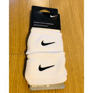 ナイキ(NIKE)の猫のミミ様専用　リストバンド ナイキ 手首バンド DRI-FIT ステルス　(バングル/リストバンド)