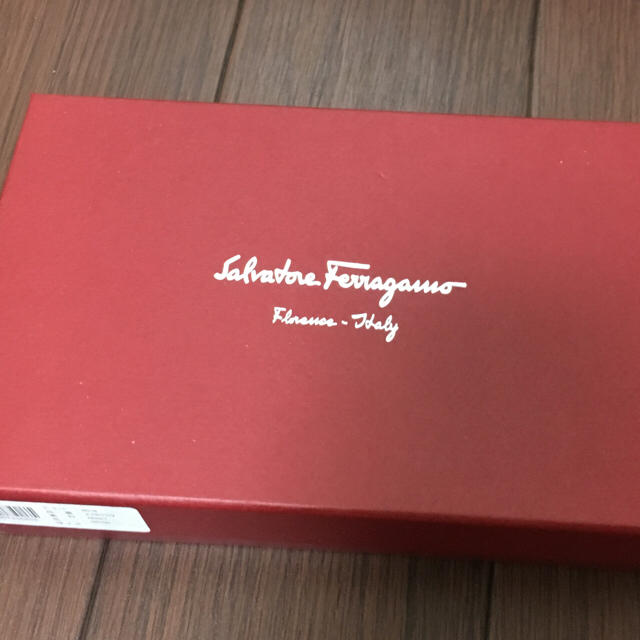 Salvatore Ferragamo(サルヴァトーレフェラガモ)のサルヴァトーレフェラガモ salvatore fferagamo リボン 長財布 レディースのファッション小物(財布)の商品写真