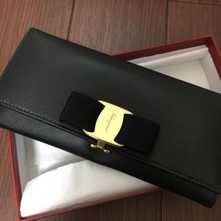 サルヴァトーレフェラガモ(Salvatore Ferragamo)のサルヴァトーレフェラガモ salvatore fferagamo リボン 長財布(財布)