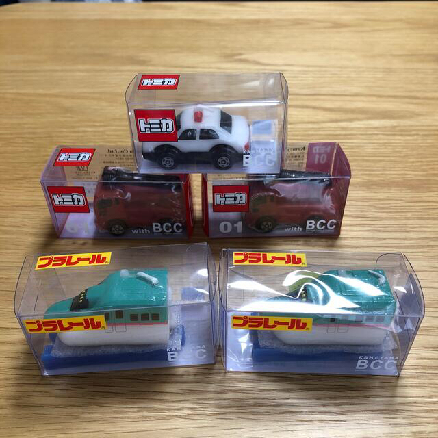 爆安カメヤマ トミカ キャンドル パトカー 飲み比べセット カメヤマ トミカ キャンドル はしご車 1個