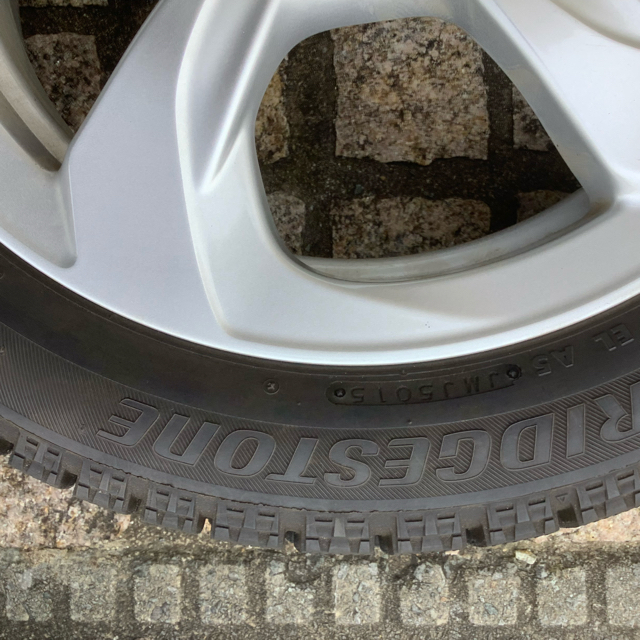 いました BRIDGESTONE - s660 スタッドレスタイヤセット 純正の通販 by 健二郎2|ブリヂストンならラクマ かなキズな