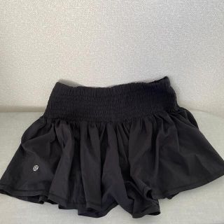 ルルレモン(lululemon)のルルレモン   ショートパンツ　スカートみたいなシルエット♡(カジュアルパンツ)