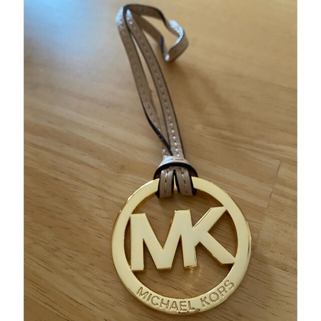 Michael Kors(マイケルコース)の【専用】新品マイケルコース Michael Kors チャーム ハンドメイドのファッション小物(バッグチャーム)の商品写真