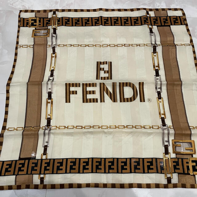 FENDI(フェンディ)のFENDI 大判ハンカチ ハンドメイドのファッション小物(ハンカチ/バンダナ)の商品写真