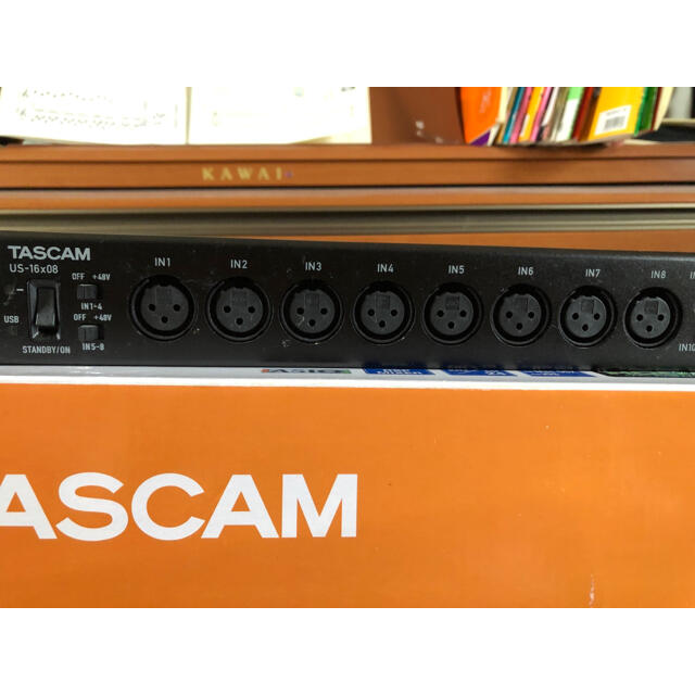 TASCAM US-16×08 2