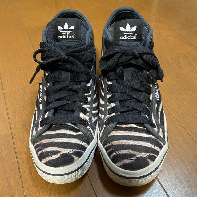adidas - adidasハイカットスニーカー(インヒール)の通販 by mei's