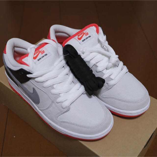 NIKE(ナイキ)のNike SB Dunk Low Infrared Orange Label  メンズの靴/シューズ(スニーカー)の商品写真