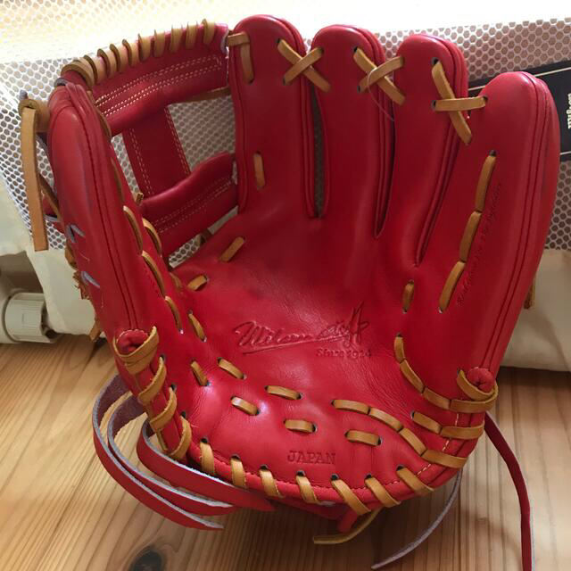 wilson(ウィルソン)のウィルソンスタッフ　硬式　新品未使用　専用袋付き スポーツ/アウトドアの野球(グローブ)の商品写真