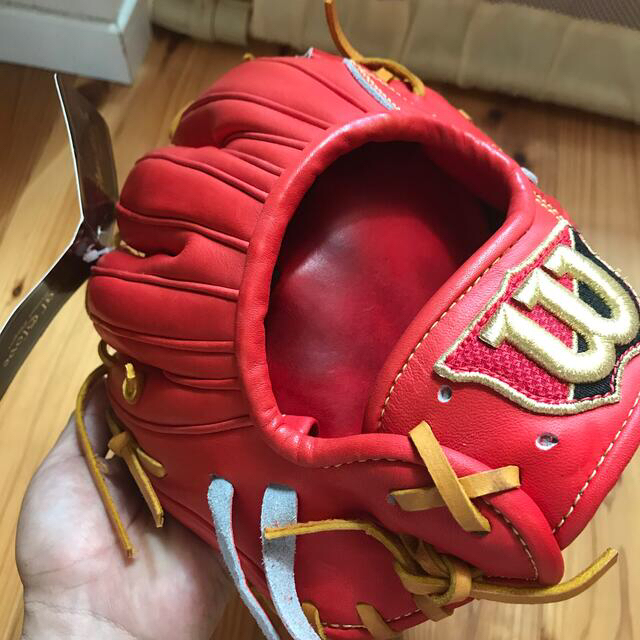 wilson(ウィルソン)のウィルソンスタッフ　硬式　新品未使用　専用袋付き スポーツ/アウトドアの野球(グローブ)の商品写真