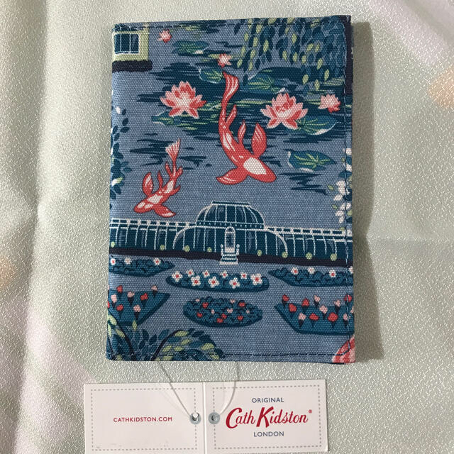 Cath Kidston(キャスキッドソン)の匿名配送　キャスキッドソン　パスポートホルダー　パスポートケース レディースのファッション小物(その他)の商品写真