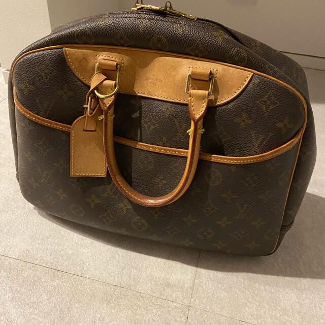 LOUIS VUITTON ドーヴィル　バッグ　ヴィトン　LV ルイヴィトン