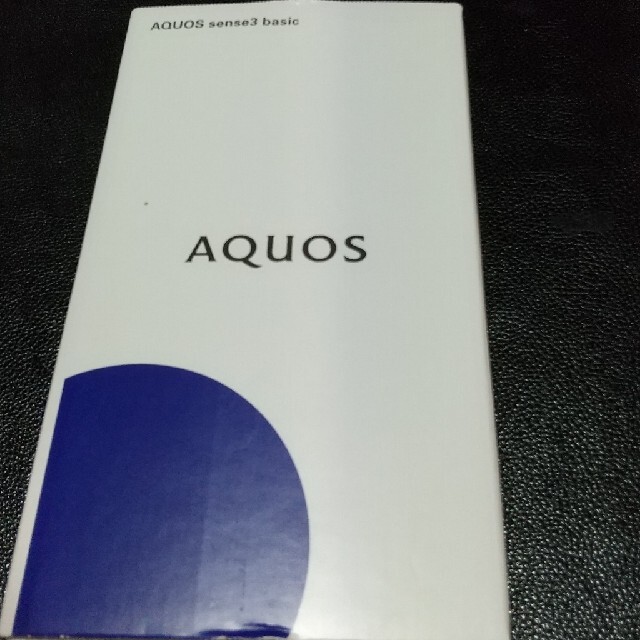 au(エーユー)のAQUOS3sense 32GB スマホ/家電/カメラのスマートフォン/携帯電話(スマートフォン本体)の商品写真