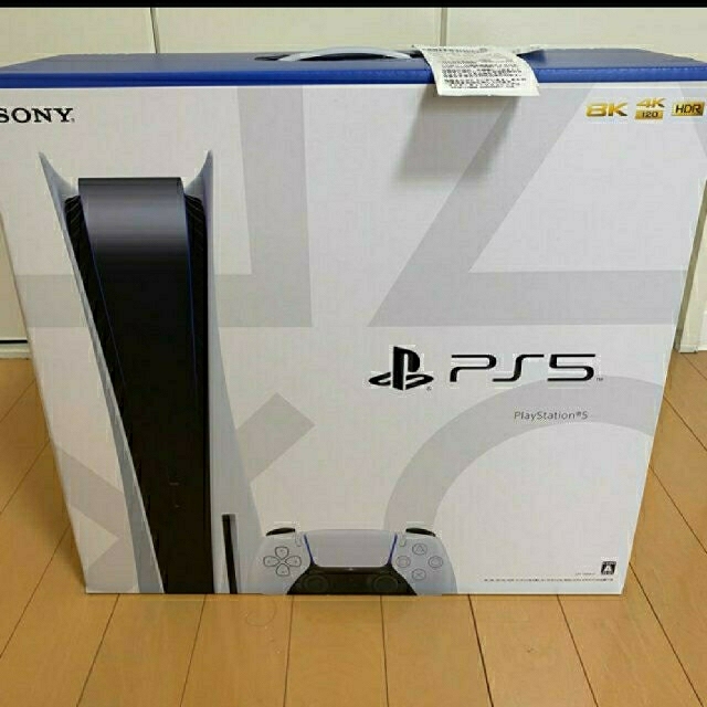 PlayStation(プレイステーション)の新品　PlayStation 5  CFI-1100A01 PS5 エンタメ/ホビーのゲームソフト/ゲーム機本体(家庭用ゲーム機本体)の商品写真