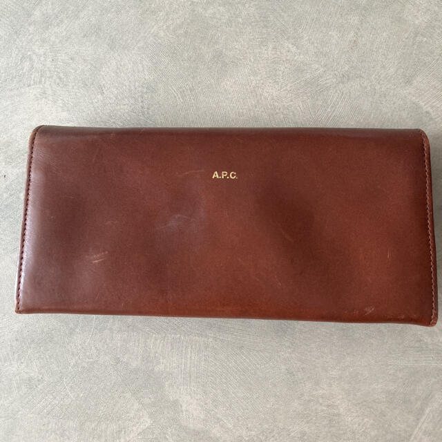 A.P.C(アーペーセー)のアーペーセー A.P.C. 長財布 財布 ブラウン レザー レディースのファッション小物(財布)の商品写真