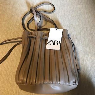 ザラ(ZARA)の0403様専用ZARAプリーツバッグベージュ(ショルダーバッグ)