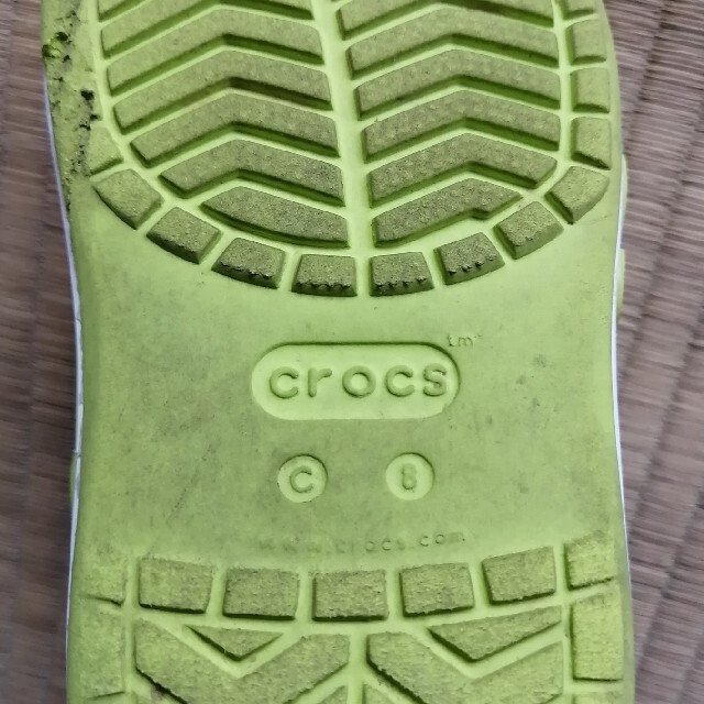 crocs(クロックス)のyui様専用　クロックスC8 キッズ/ベビー/マタニティのキッズ靴/シューズ(15cm~)(サンダル)の商品写真