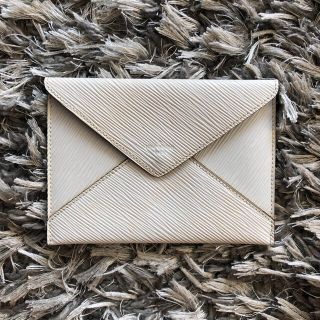 ルイヴィトン(LOUIS VUITTON)の最終値下 LouisVuitton ルイヴィトン エピ カードケース ポーチ(長財布)