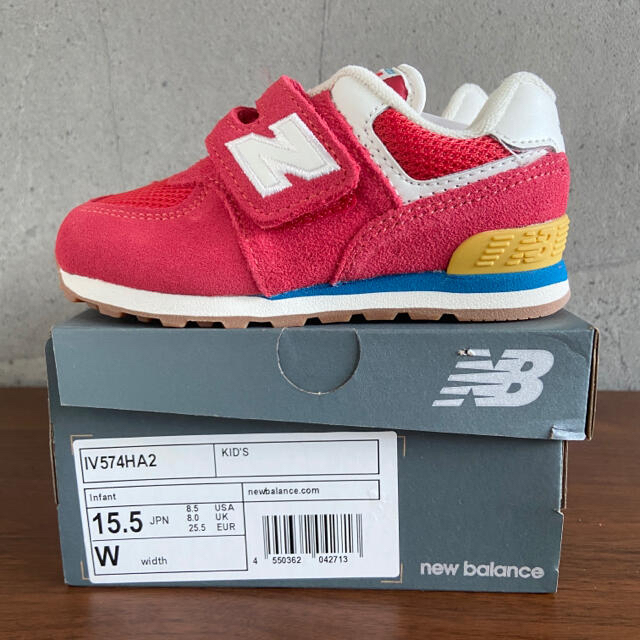 New Balance(ニューバランス)の【新品】15.5センチ レッド ニューバランス スニーカー キッズ/ベビー/マタニティのキッズ靴/シューズ(15cm~)(スニーカー)の商品写真