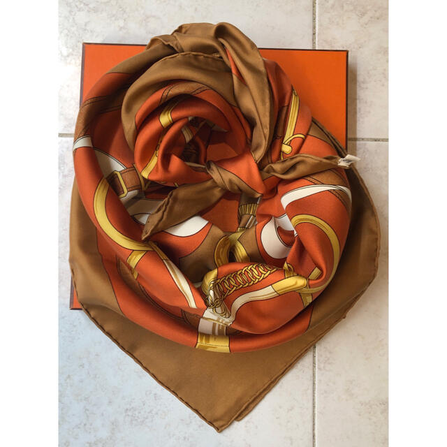 エルメス スカーフ カレ les domes もりあがり celestes HERMES エルメス スカーフ カレ les domes もりあがり celestes HERMES