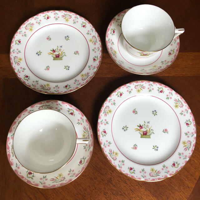 黒壺美品】ウェッジウッド☆ビアンカ☆トリオ ペア① 黒壺美品】ウェッジウッド☆ビアンカ☆トリオ ペア①