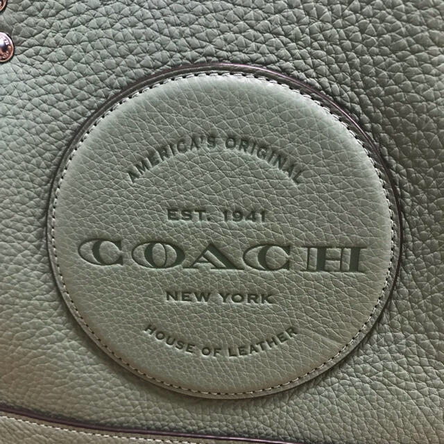 COACH(コーチ)の《専用》coach デンプシー キャリーオール ウィズ パッチ レディースのバッグ(トートバッグ)の商品写真