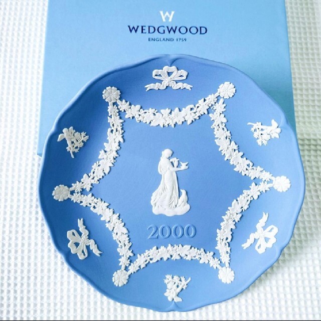 ♥[新品] WEDGWOOD ウエッジウッド♥ミレニアムイヤープレート ブルー