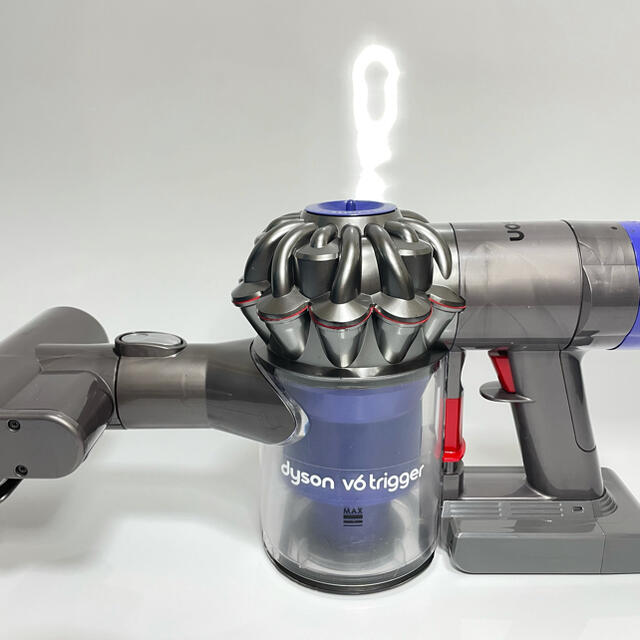 Dyson(ダイソン)の【送料無料】ダイソン（Dyson v6 trigger） コードレス掃除機 スマホ/家電/カメラの生活家電(掃除機)の商品写真